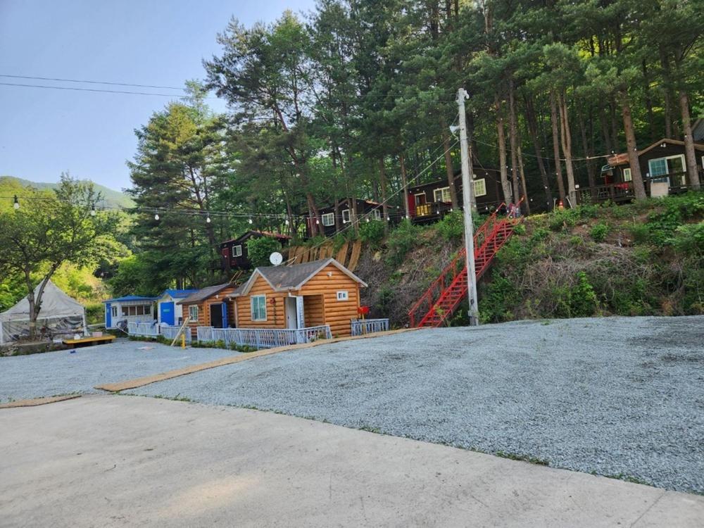 Hongcheon Gongjaksan Recreational Forest Pension Δωμάτιο φωτογραφία