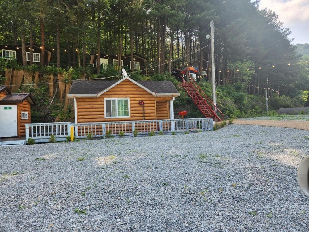 Hongcheon Gongjaksan Recreational Forest Pension Εξωτερικό φωτογραφία