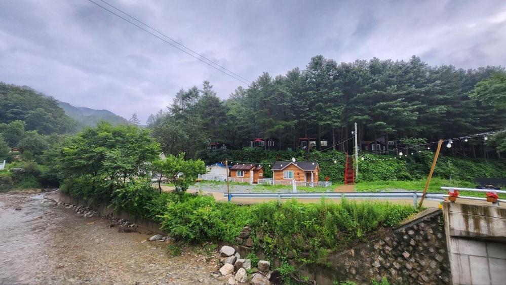 Hongcheon Gongjaksan Recreational Forest Pension Εξωτερικό φωτογραφία